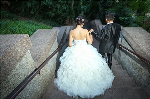 新婚夫妇,走,石头,楼梯