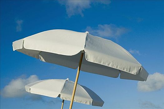 仰视,两个,沙滩伞,迈阿密海滩,佛罗里达,美国