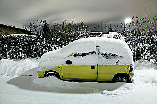 积雪,汽车,私家车道