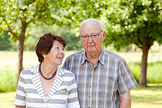 老年,夫妻,退休,70-80岁,莱茵兰普法尔茨州,德国,欧洲