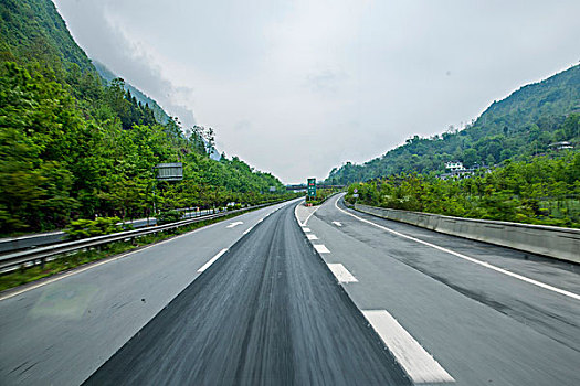 重庆至长沙g5520高速公路