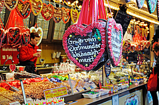 心状姜饼,糖果,甜食,市场货摊,圣诞市场,多特蒙德,北莱茵威斯特伐利亚,德国,欧洲