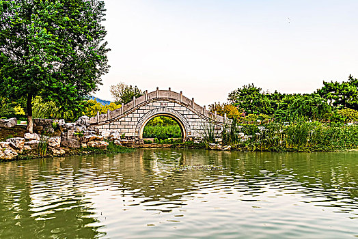南京玄武湖公园鹊桥