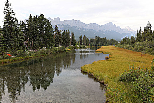 湖光山色