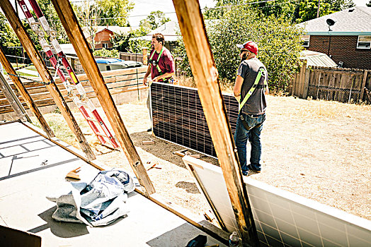 工人,准备,安装,太阳能电池板