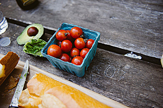 扁篮,新鲜,西红柿,桌上