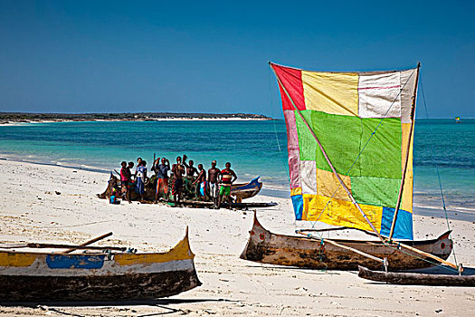 舷外支架,船,彩色,帆,海滩,渔民,后面,西海岸,马达加斯加,非洲
