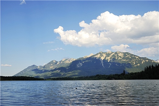 高山湖