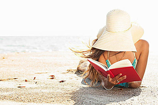 美女,日光浴,读,书本,海滩,加利福尼亚,美国