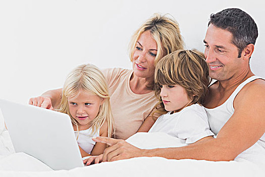 家庭,看,笔记本电脑,显示屏,一起,床