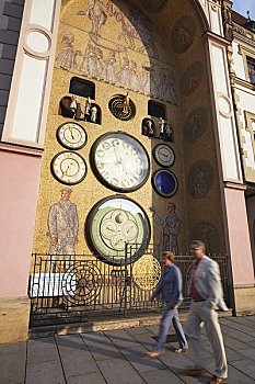 捷克共和国,摩拉维亚,奥洛摩兹,人,走,过去,天文钟,市政厅