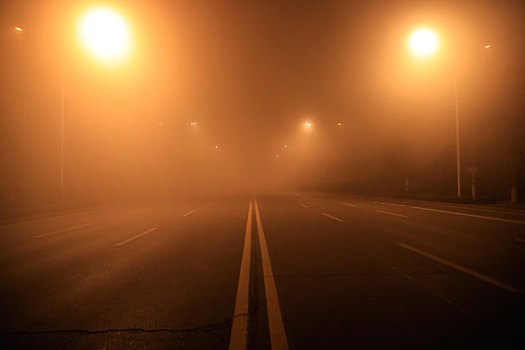 雾霾下的公路交通