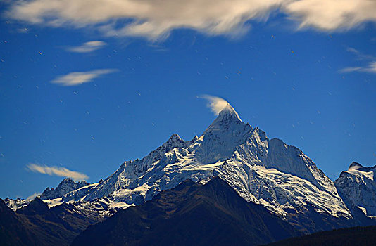 梅里雪山神女峰