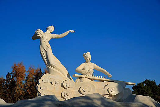 朝鲜族舞蹈雕塑