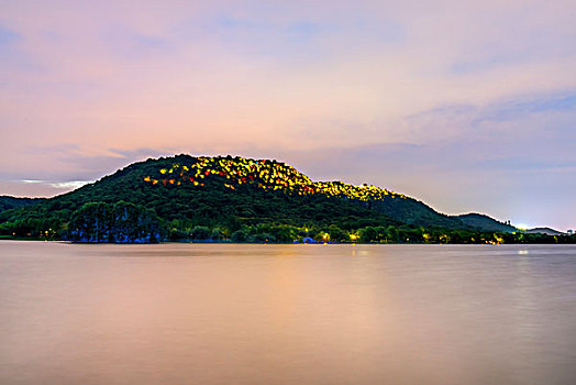 杭州萧山湘湖风光夜景