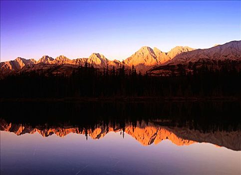 日落,卡纳纳斯基斯,湖,省立公园,艾伯塔省,加拿大