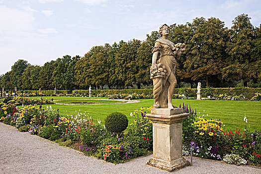 雕塑,边界,花,修剪,草坪,地面,城堡,维克希姆宫殿,花园,夏末,区域,巴登符腾堡,德国,欧洲