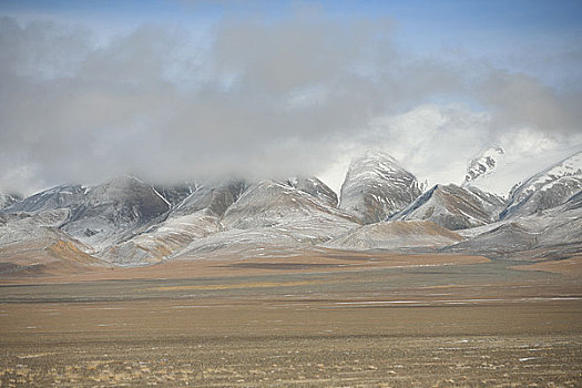 青海,可可西里,库塞湖边的雪山,冰川