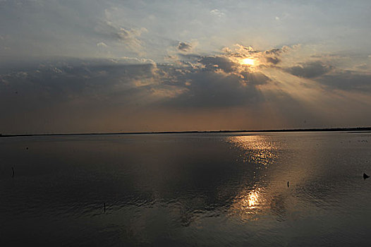 七里海,湿地,湖水,河流,秦皇岛,霞光,云彩,阳光,照射,倒影,平静