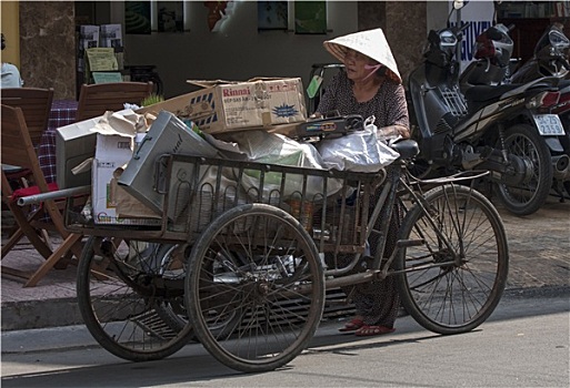 胡志明市,第三