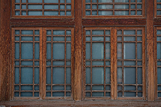 木窗木格栅窗户
