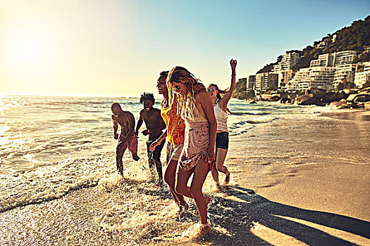 玩耍,年轻,朋友,走,晴朗,夏天,海洋,海浪