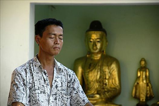 平和,冥想,男人,沉思,闭眼,两个,佛像,仰光,缅甸,东南亚