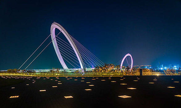 南京眼步行桥夜景