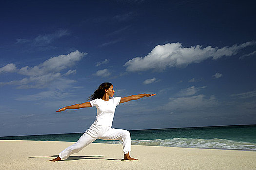女人,实践,瑜珈,海滩,天堂岛,巴哈马,侧面