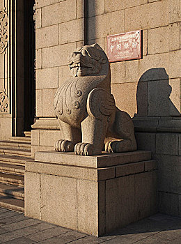 上海外滩中国银行大门口的石狮