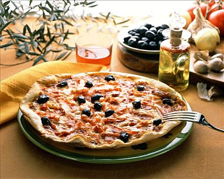 比萨饼,意大利熏火腿,火腿,西红柿,橄榄
