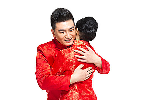 棚拍中国新年唐装男人拥抱母亲
