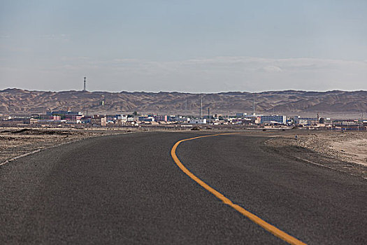 中国西部荒野公路