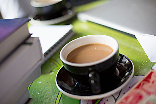 咖啡杯,课本,桌上,咖啡