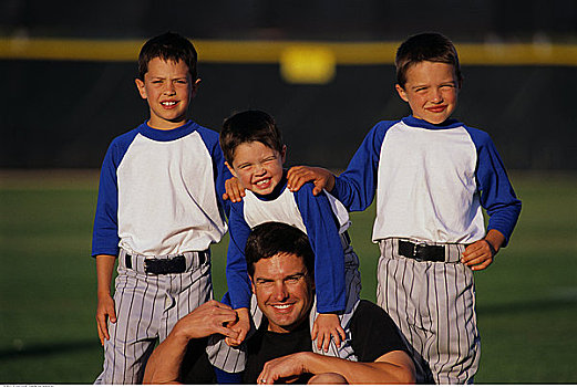 肖像,教练,三个男孩,棒球服,户外
