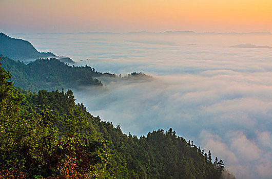 三岔河保护区云海日出美景