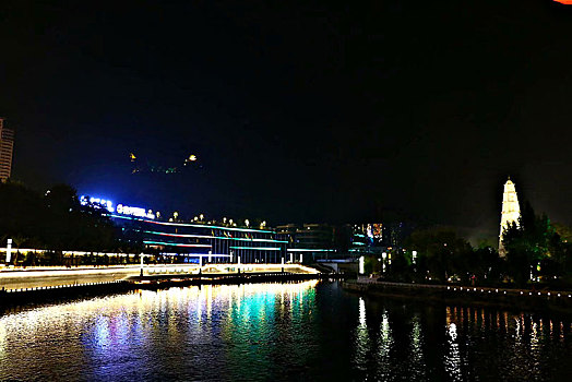 大桥平价渔具贵州夜景灯光闪耀图片