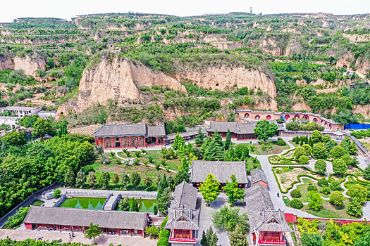 航拍河南巩义石窟寺,巩县石窟