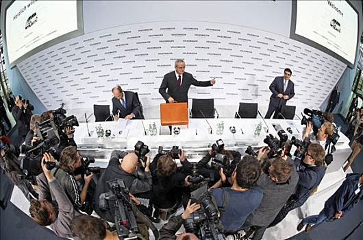 首席执行官,大众汽车,财务总监,左边,右边,摄影师,开端,平衡,新闻发布会,金融,2009年