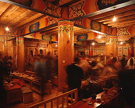 云南藏区藏民舞会
