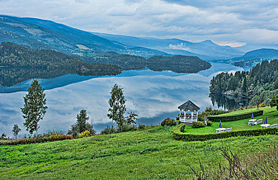 挪威,漂亮,反射,胜地,水上,湖,绿色,山