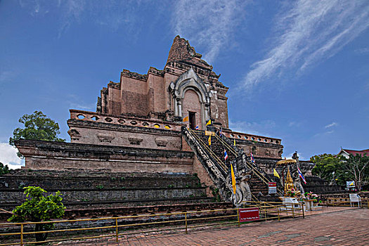 泰国清迈古城契迪龙寺,wat,chedi,luang,主佛塔