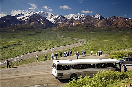 游人,旅游巴士,石头,山,风景,阿拉斯加山脉,德纳里峰国家公园,阿拉斯加