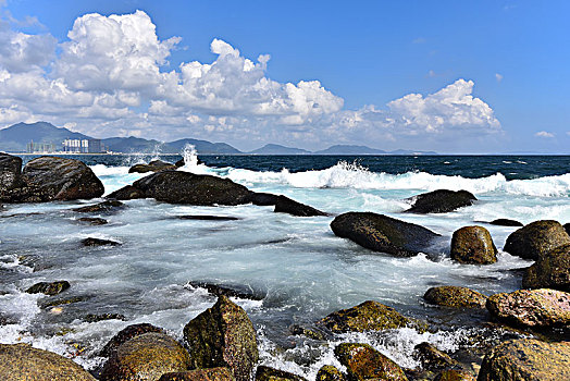 海南省三亚市分界洲景区的海岸风光