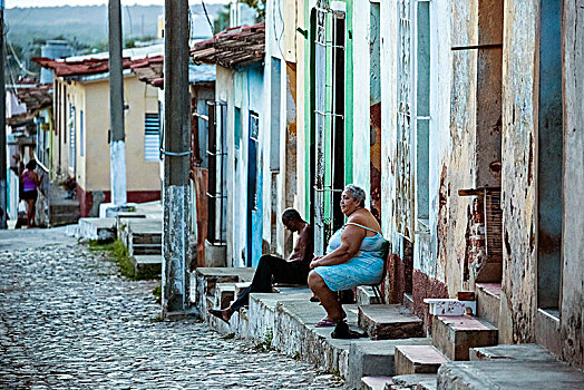古巴人,坐,正面,房子,历史名城,中心,街景,特立尼达,古巴