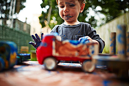 男孩,玩,玩具卡车,水彩