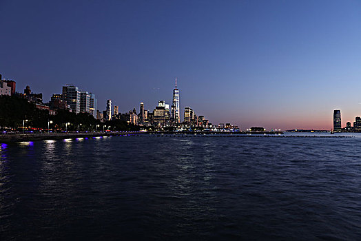 纽约新世贸中心夜景