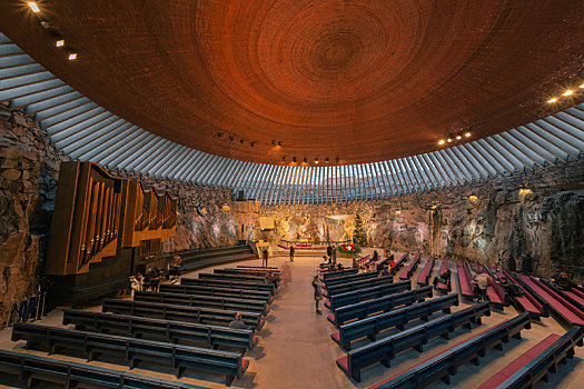 芬兰赫尔辛基著名的岩石教堂内部