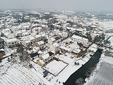 航拍乡村雪景