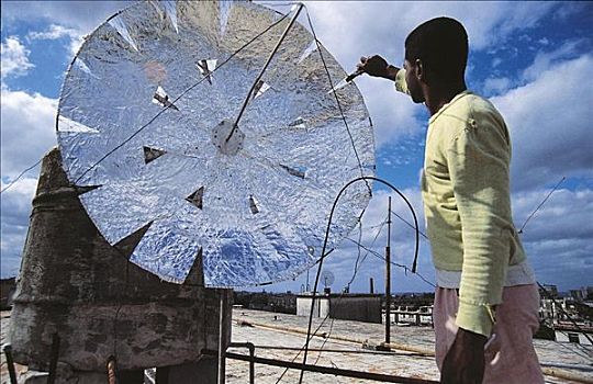 男人,工作,卫星天线,哈瓦那,古巴,中美洲